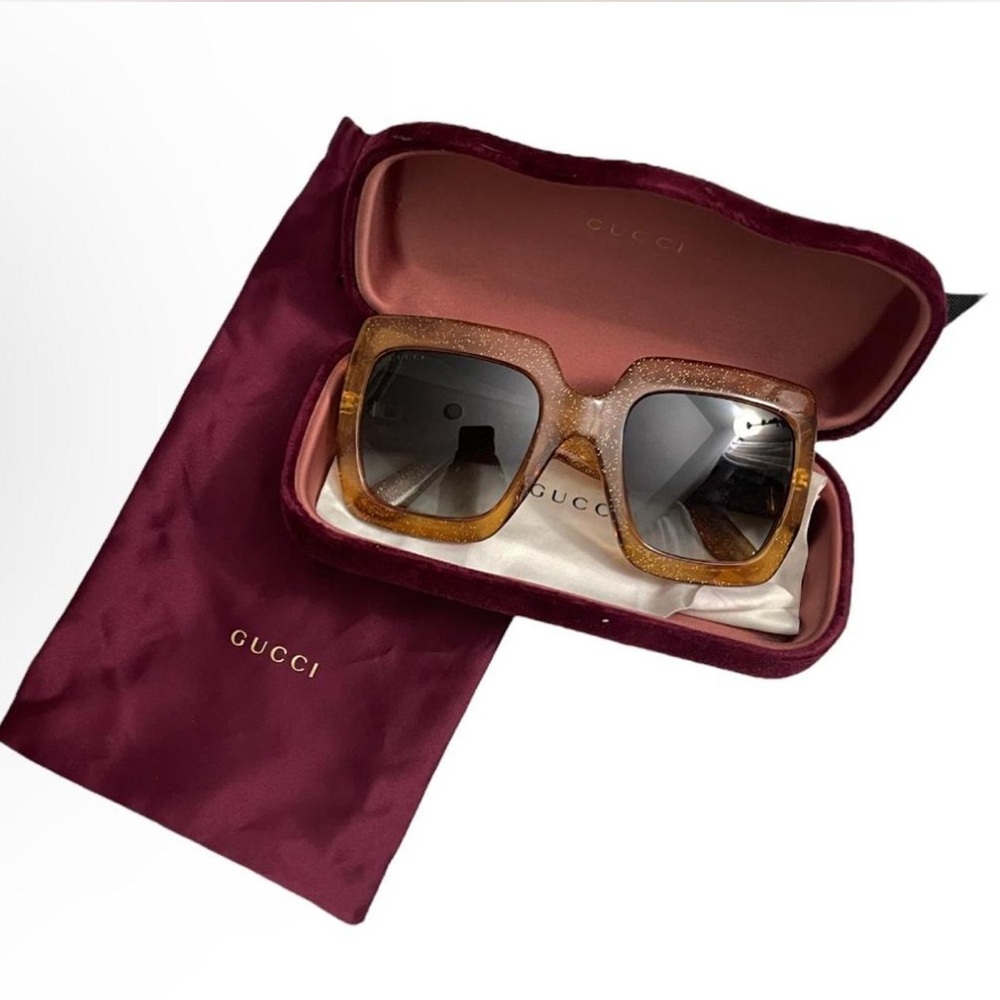 Tan/Gold Shimmery Square Oversized Gucci Sunnies 🤎